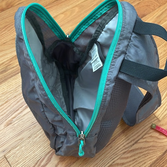 Eddie Bauer Gray Sling Bag - Picture 4 of 6